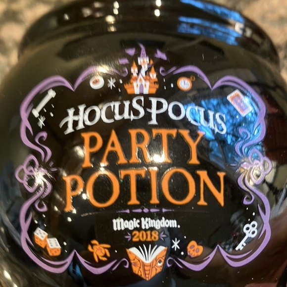 Disney Hocus Pocus Cauldron Mug - Picture 3 of 8